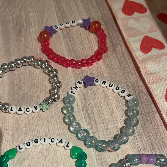 Bundle of 7 Olivia Rodrigo Handmade Bracelets - Picture 5 of 7